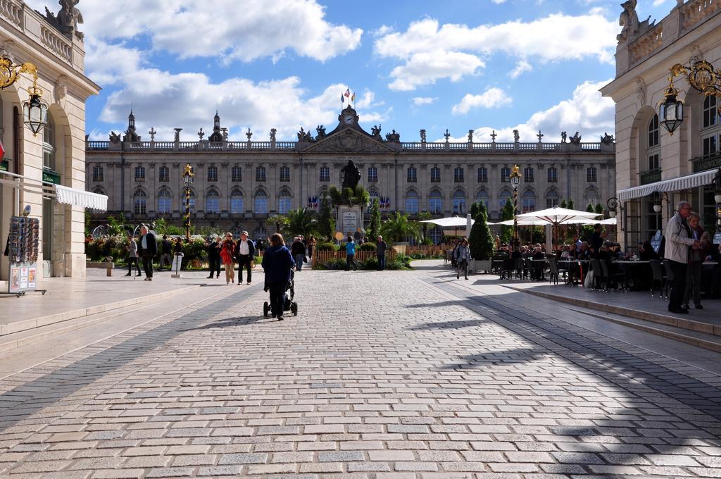 Grand Hotel De La Reine - Place Stanislas Nancy Exterior foto